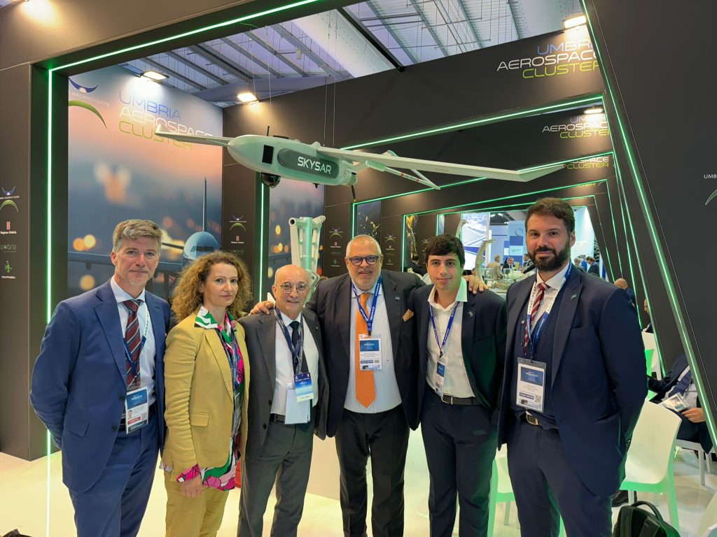 Foto con Luigi Carrino Presidente Distretto Aerospaziale Campania